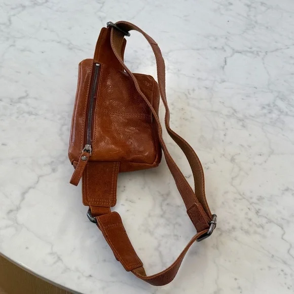 Spikes and Sparrow Leather Oregon Belt Waist Bag - Picture 4 of 4